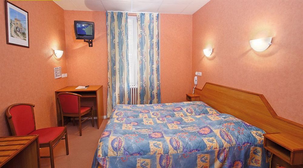 Logis Hotel Le Ceans Orpierre Exterior photo